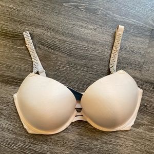 Victoria’s Secret Very Sexy Push Up Bra (Size 34DDD or 34F)